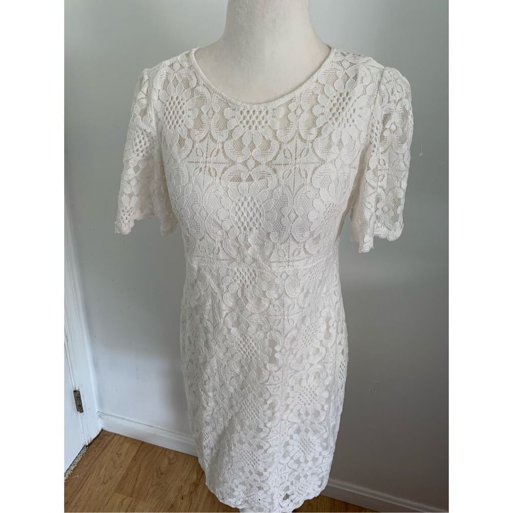 White lace dress size 6 wedding like dress short bride night out